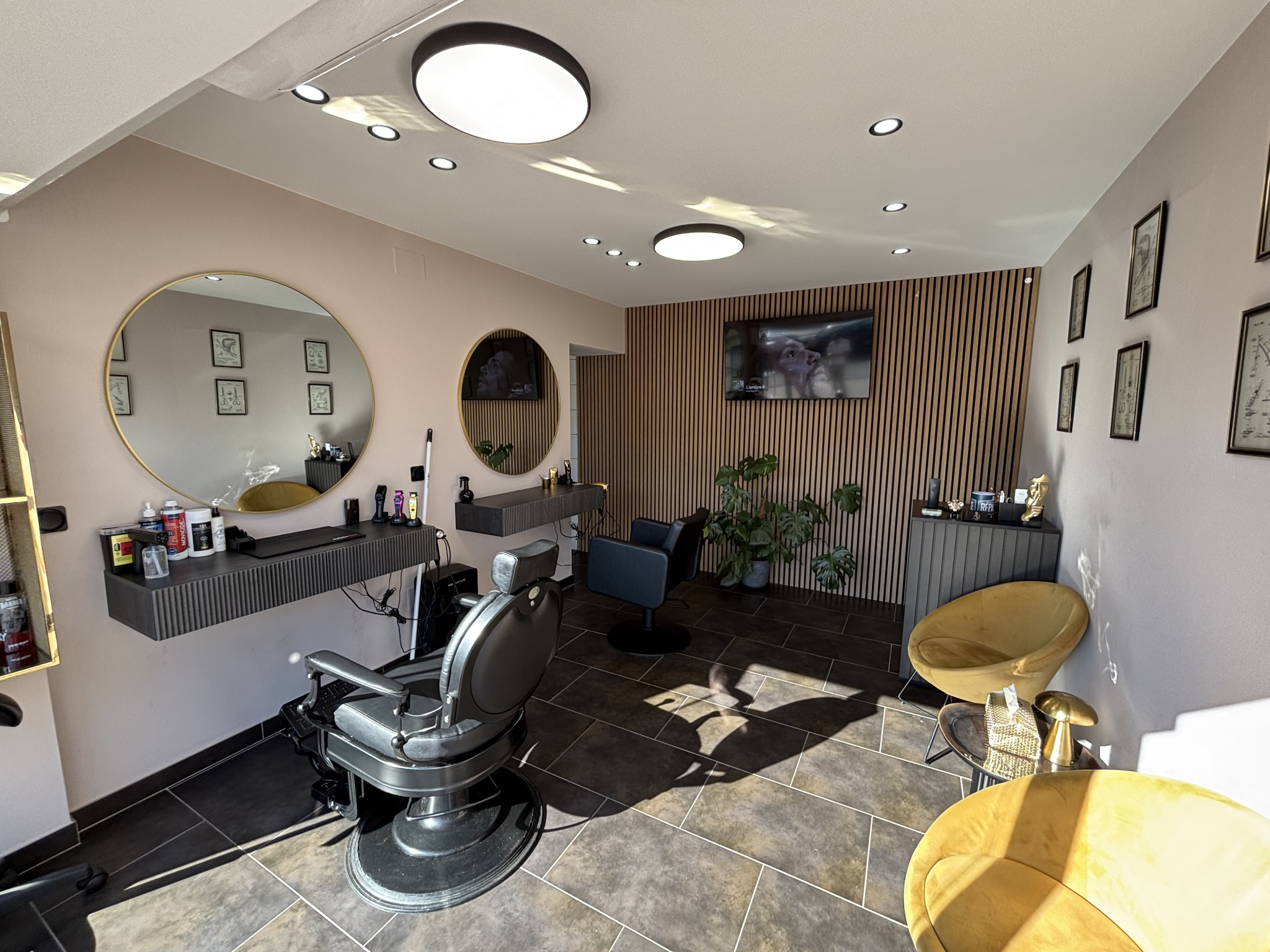 vends fonds de commerce de salon de coiffure à Malling
